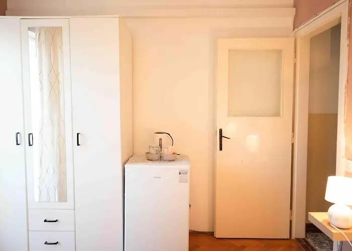 Private With View 2 *